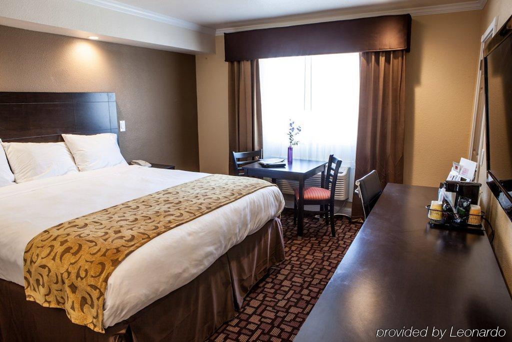 Marinwood Inn & Suites نوفاتو المظهر الخارجي الصورة