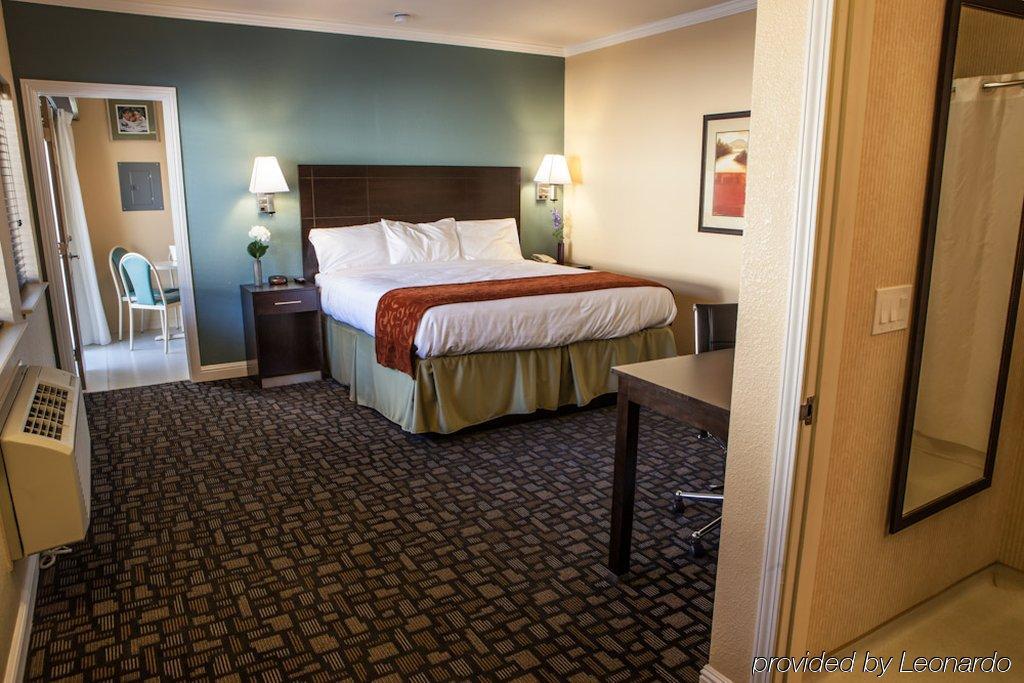 Marinwood Inn & Suites نوفاتو المظهر الخارجي الصورة
