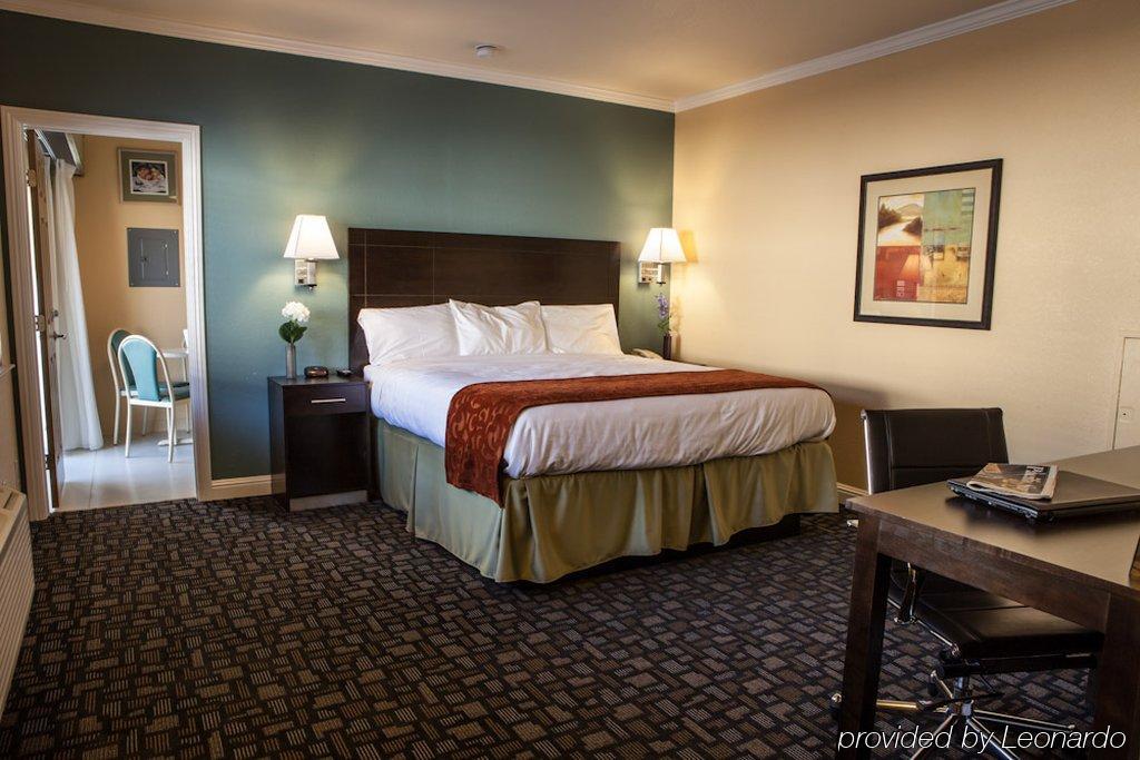 Marinwood Inn & Suites نوفاتو المظهر الخارجي الصورة