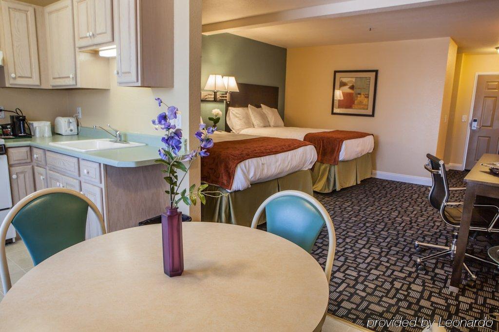 Marinwood Inn & Suites نوفاتو المظهر الخارجي الصورة