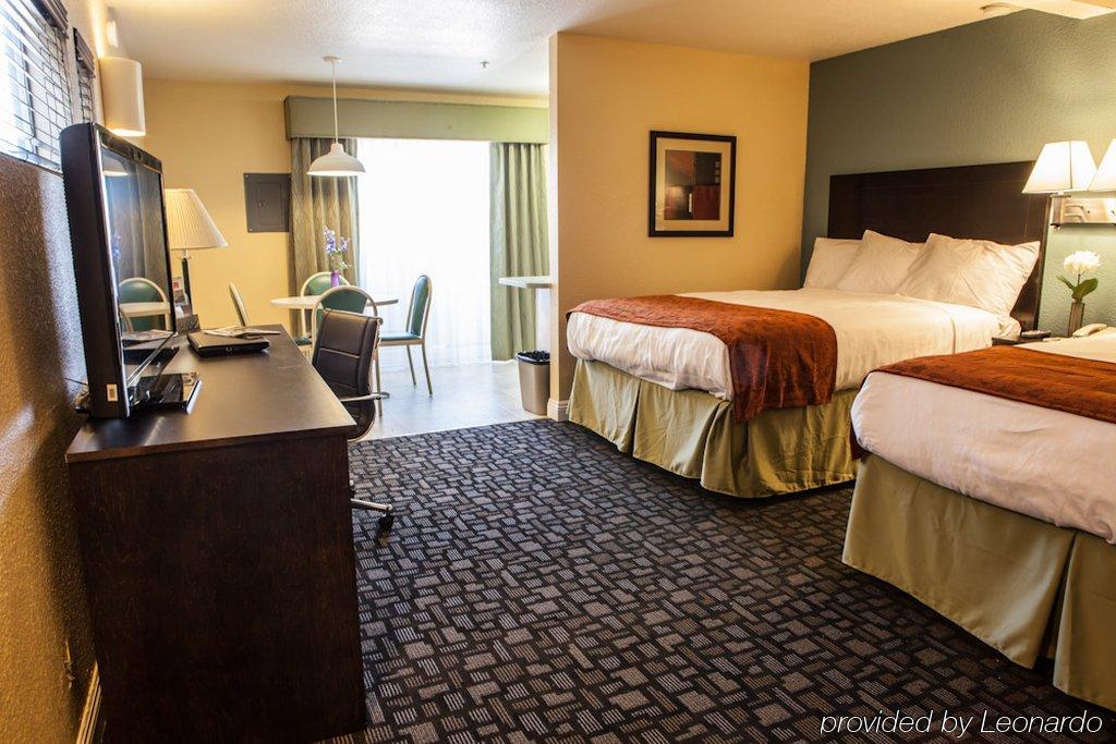 Marinwood Inn & Suites نوفاتو المظهر الخارجي الصورة