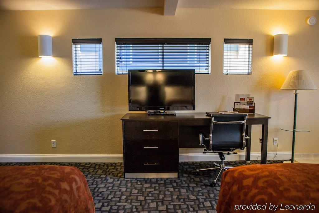 Marinwood Inn & Suites نوفاتو المظهر الخارجي الصورة
